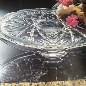 Mikasa Hampshire Cake plate crystal pedestal